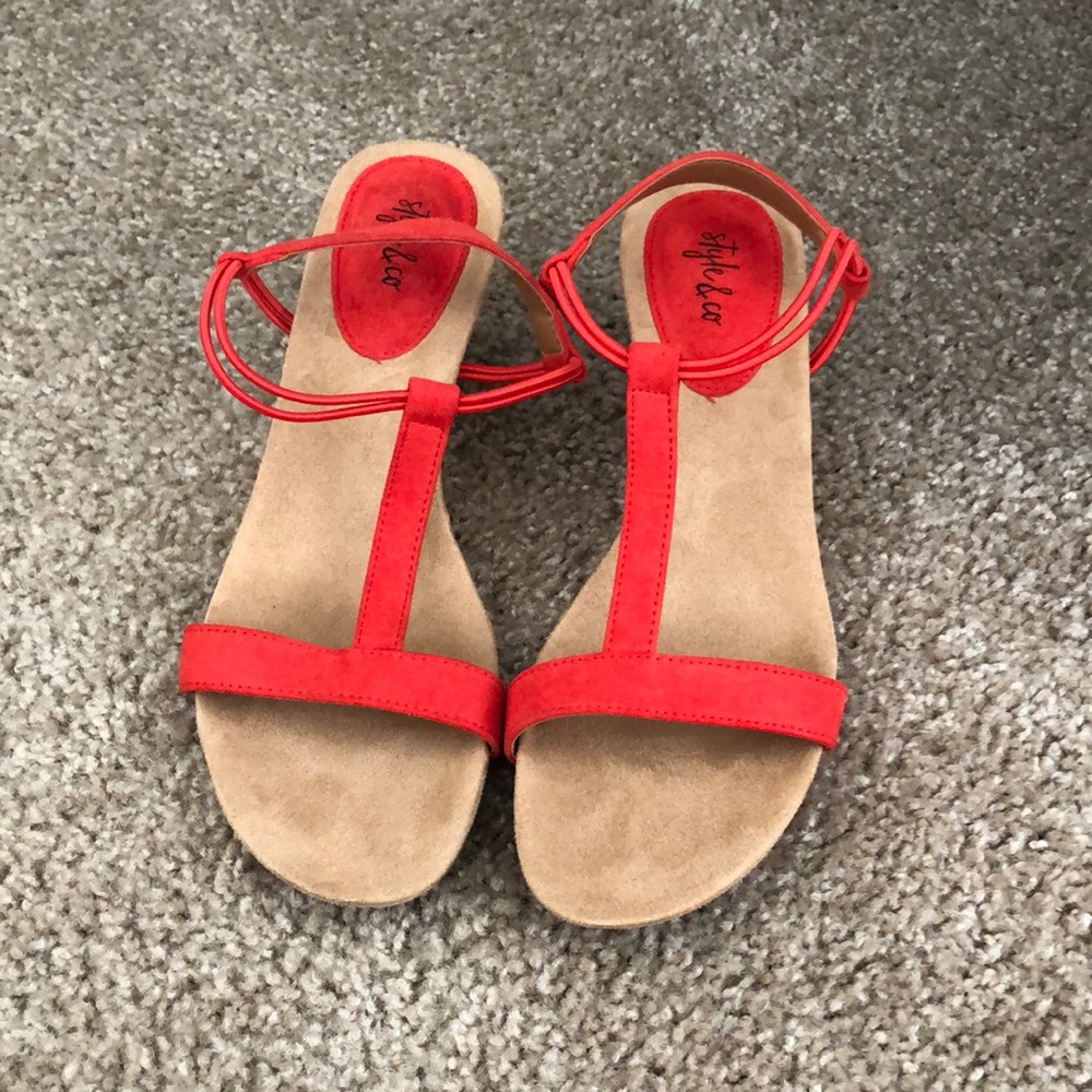Red scrappy wedges with cushion